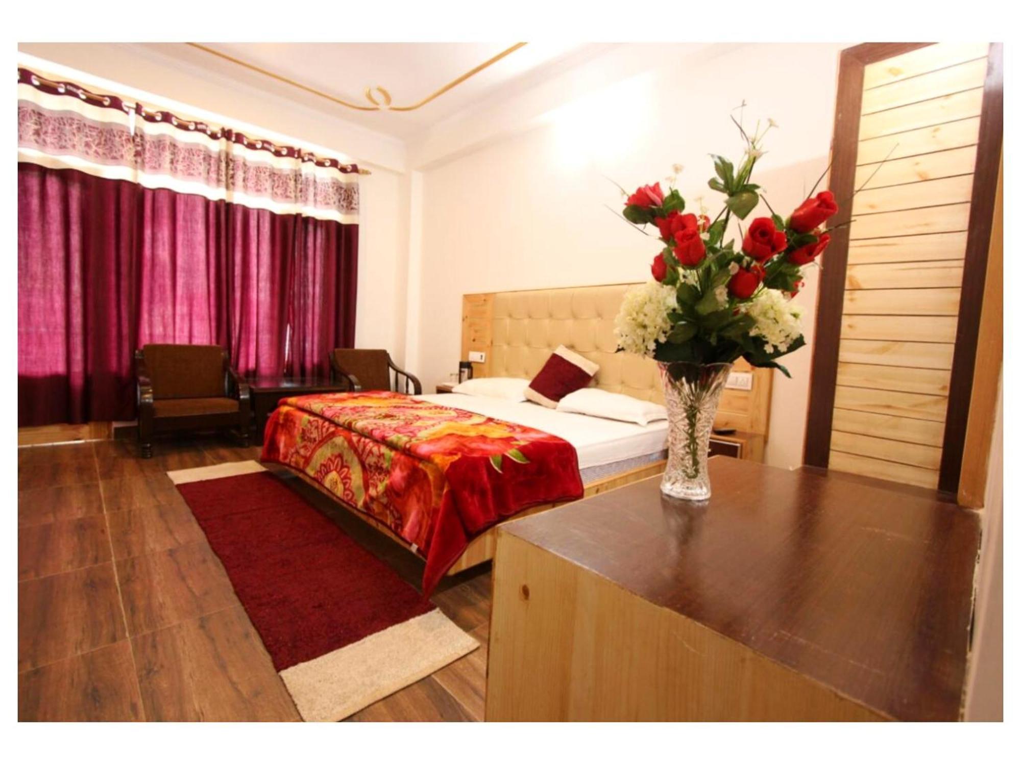 Saras Hotel